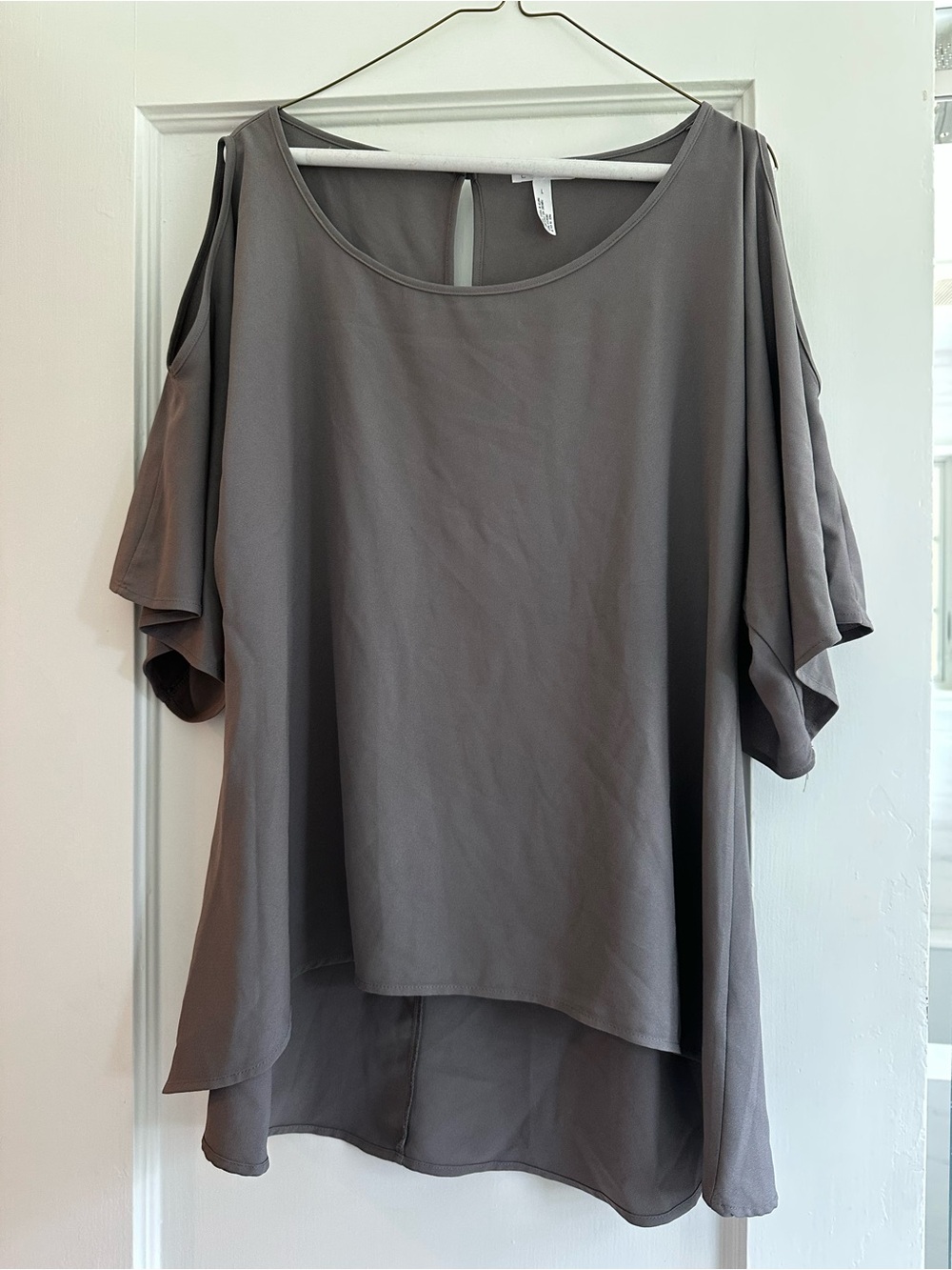 Leith Gray Cold-Shoulder Blouse